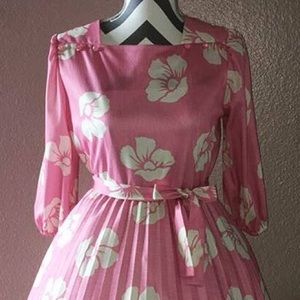 Vintage Hibiscus 🌺 Dress